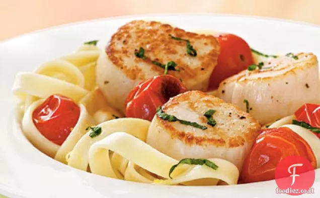 Capesante scottate con pomodori arrostiti