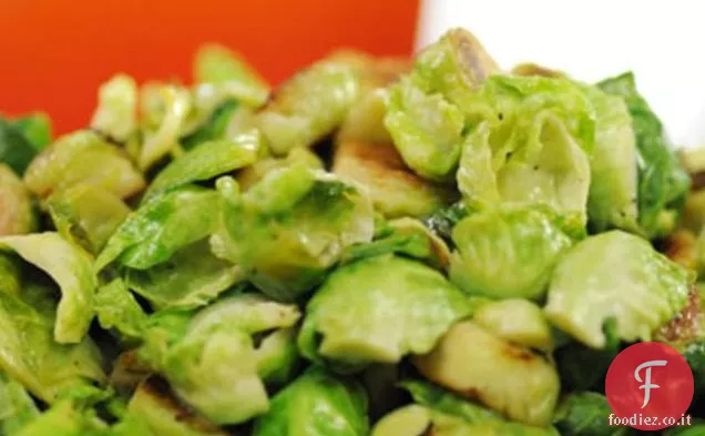 Cavoletti di Bruxelles con buccia di mela