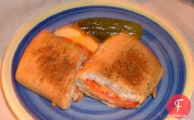 Croccante aglio Formaggio alla griglia e panino al pomodoro