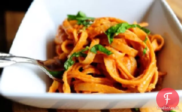 Pasta con salsa di crema di pomodoro