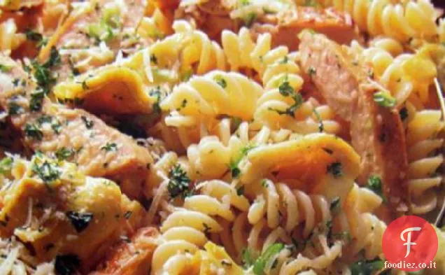 Pollo alla griglia Insalata di pasta con cuori di carciofi