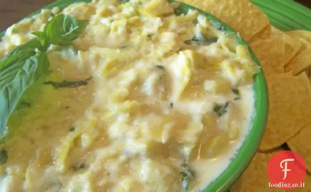 Tuffo di carciofo caldo sano