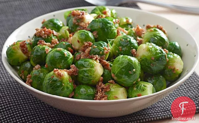 Cavoletti di Bruxelles con pancetta e salsa di pomodori secchi