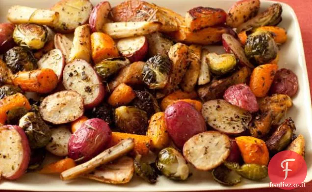 Patate arrosto, carote, pastinaca e cavoletti di Bruxelles