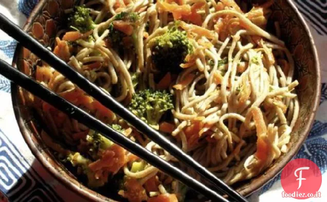 Piccante Broccoli e Soba Noodle Stir-Fry