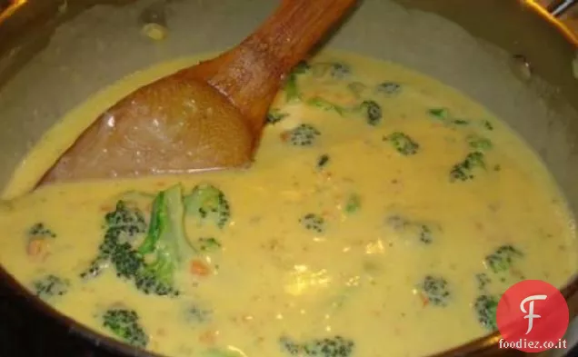 Zuppa di broccoli e formaggio