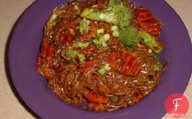 Soba in salsa di semi di sesamo tostati