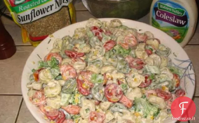 Insalata di broccoli, tortellini e pancetta