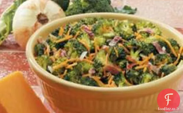 Insalata di broccoli cheddar