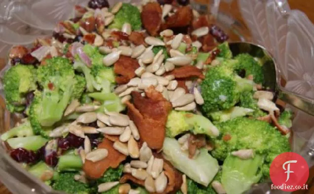 Insalata di broccoli di Trisha Yearwood