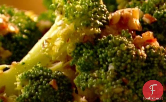 Broccoli con burro di noci pecan Marrone