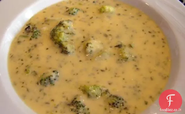 Zuppa di broccoli di formaggio facile
