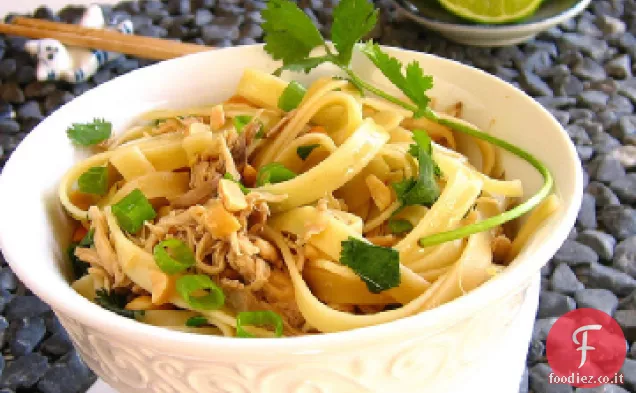 Pasta di pollo tailandese facile