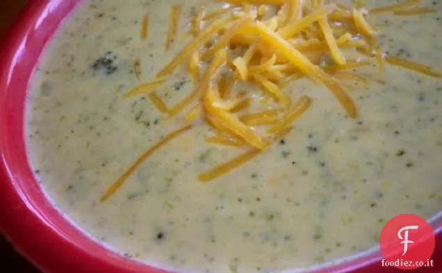 Zuppa cremosa di broccoli e cheddar