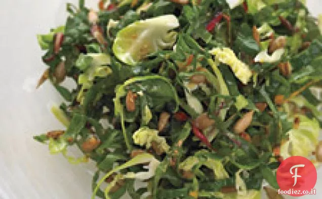 Insalata di verdure autunnali con semi di girasole