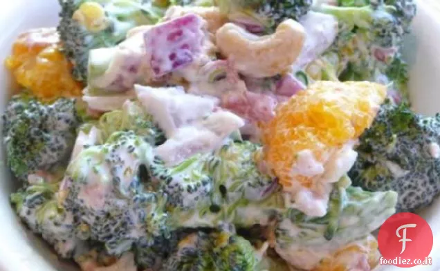 Insalata di broccoli con mandarini e anacardi