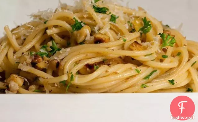 Spaghetti Con Noci e Acciughe
