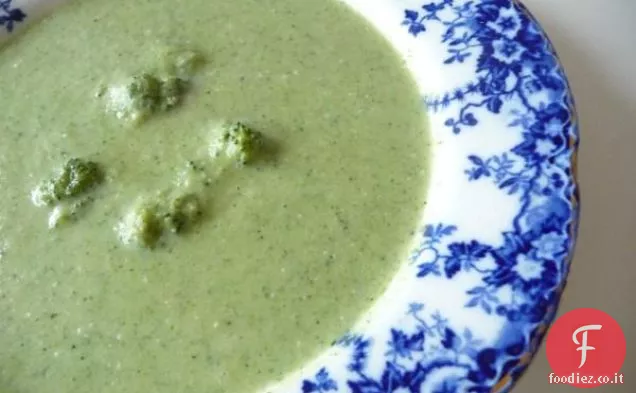 Zuppa di broccoli a basso contenuto calorico
