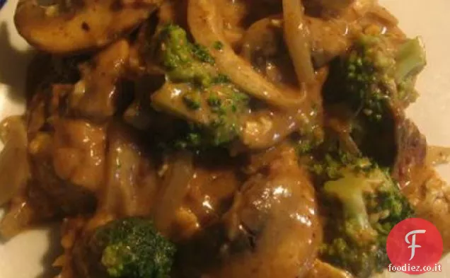 Tofu e broccoli con salsa di arachidi