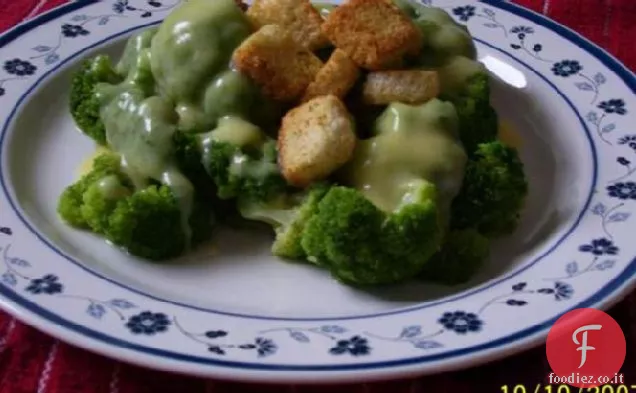 Broccoli / Salsa olandese alle erbe / Briciole di pane tostato