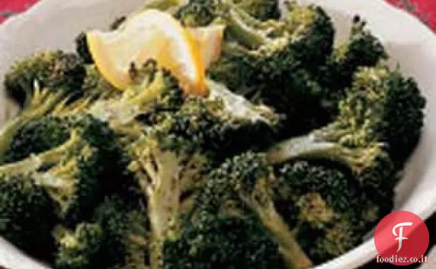 Broccoli con salsa di formaggio di cipolla