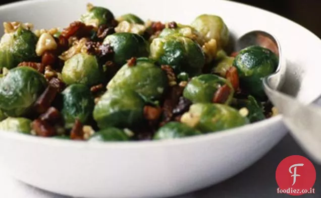 Germogli con noci e pancetta
