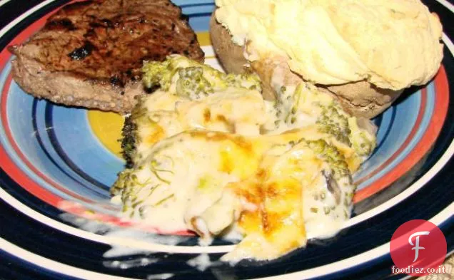 Casseruola di broccoli spazzatura bianca