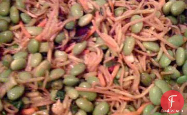 Insalata di noodle Soba con edamame e condimento di miso