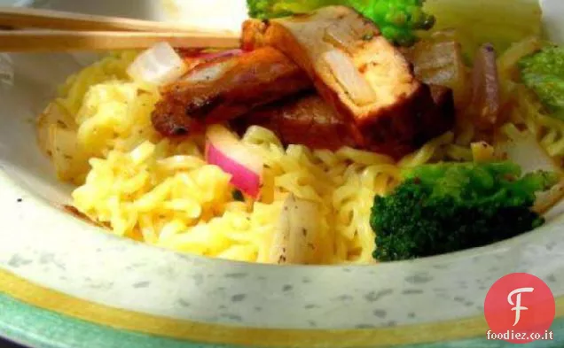 Noodles con Tofu e broccoli saltati in padella