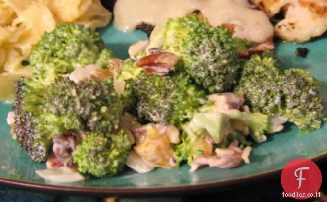 Insalata di broccoli con albicocche