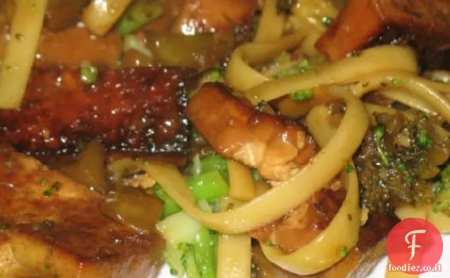 Tagliatelle asiatiche e broccoli