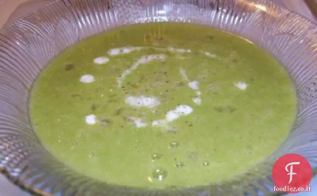 Zuppa di broccoli e porri con crostini (a basso contenuto di grassi)