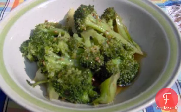 Insalata di broccoli al sesamo