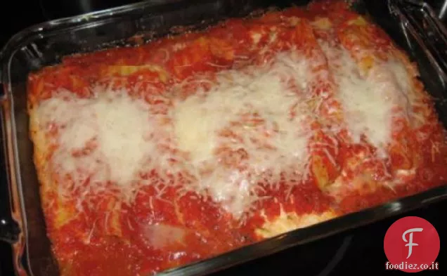 Manicotti di broccoli con salsa di peperoni rossi arrostiti
