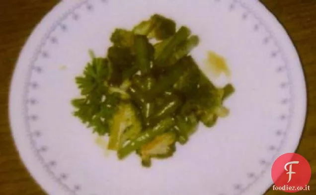 Verdure verdi con salsa di sesamo e zenzero