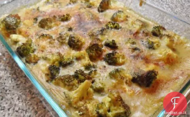 Casseruola di broccoli di riso con lievito alimentare