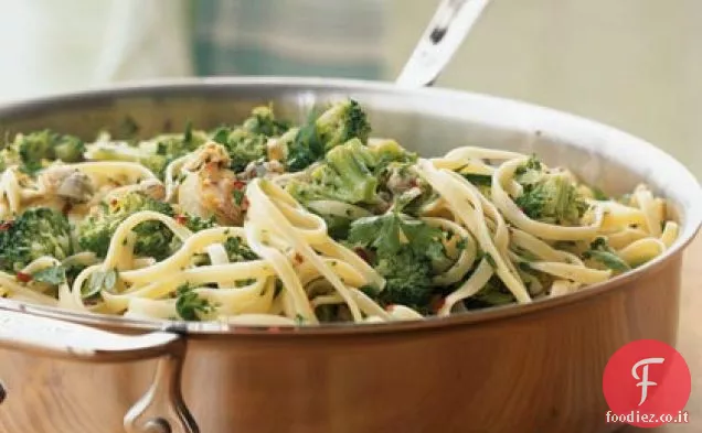 Linguine con Vongole Bianche e Salsa di Broccoli