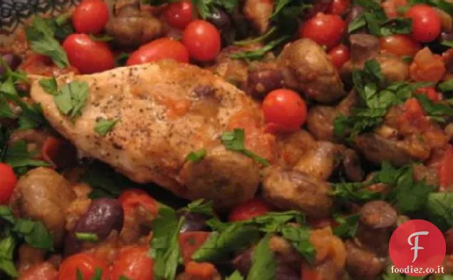 Pollo Mediterraneo con pomodori, Kalamata e funghi
