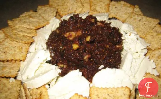 Tapenade di noci e fichi con formaggio di capra