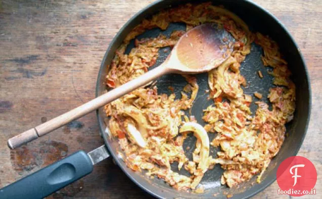 Cavolo russo con pomodori e panna acida