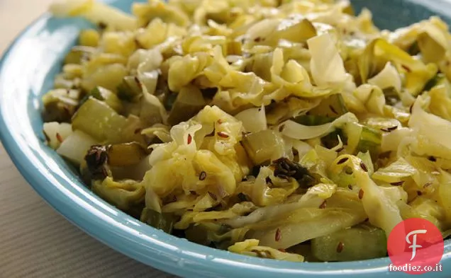 Cavolo verde con cetriolo e cumino