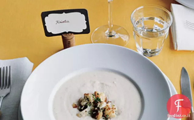 Cavolfiore e zuppa di aglio arrosto
