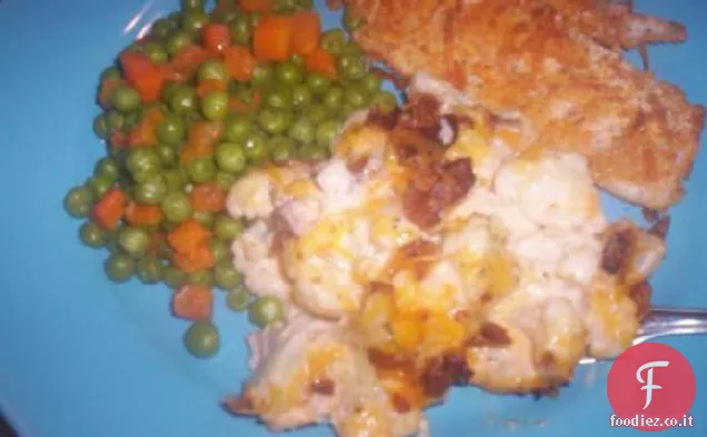 Casseruola cremosa di cavolfiore con pancetta e cheddar