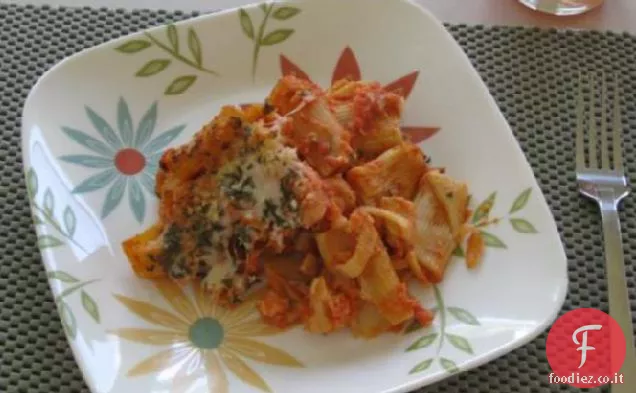 Rigatoni al forno con cavolfiore in salsa rosa piccante