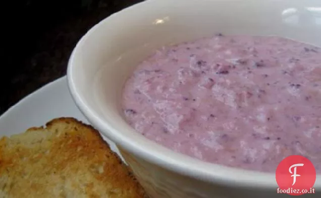 Zuppa di cavolfiore viola con olio di noci