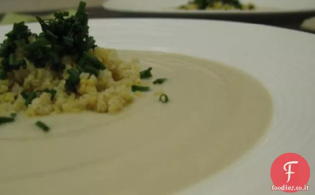 Zuppa di cavolfiore vegana cremosa