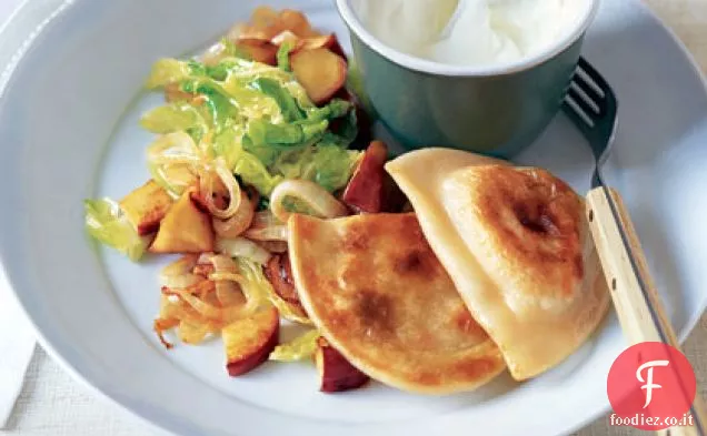 Pierogi di patate con Cavolo saltato e mele