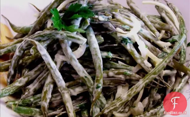 Insalata di pollo alla griglia in stile asiatico