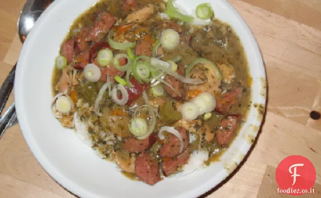 Gumbo di pollo e salsiccia