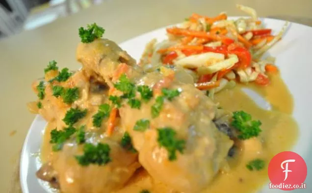 Curry di pollo rosso tailandese